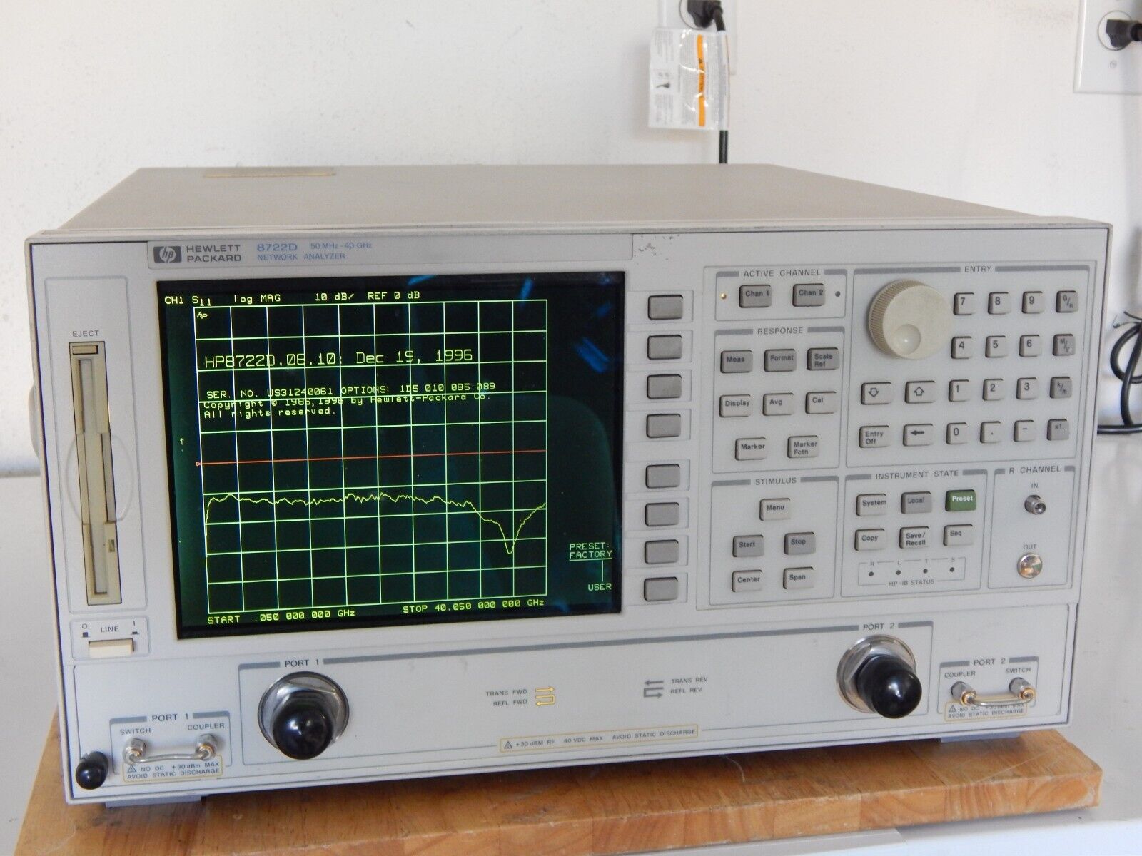 HP / Agilent 8722D Network Analyzer Options 010, 1D5, 085, 089. s/n US31240061 HP / Agilent 8722D Network Analyzer Options 010, 1D5, 085, 089. s/n US31240061